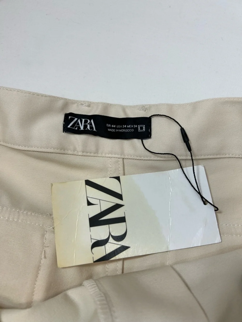 Zara Men’s Cotton Blend Cream Resort Beach Cargo Shorts with Navy Rope Tie 34_5